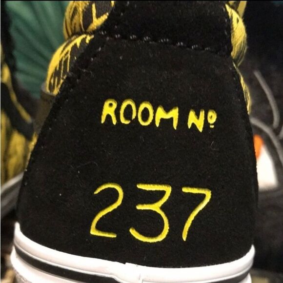 Vans Sk8-Hi House Of Terror ”The Shinning”, Shoes size W8.5 NWT - Picture 4 of 15